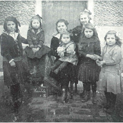 AVW_1916_12_08Zeven dochters Martens te Hansbeke (13 juni 1918)